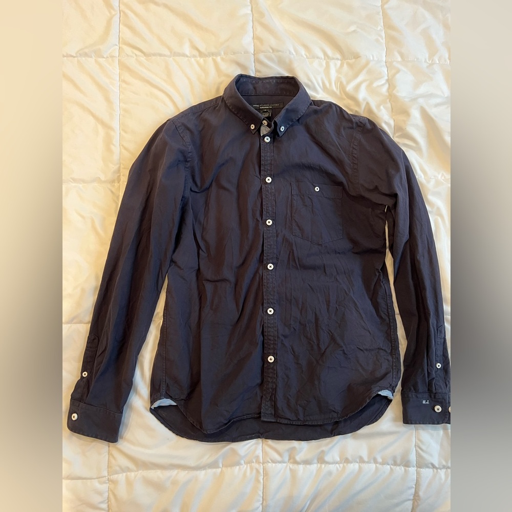 Marc by Marc Jacobs Shrunken Fit Navy button down shirt.
